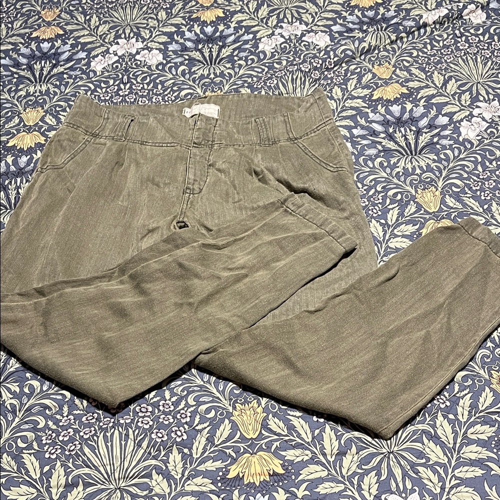 Free People size 8 olive green herringbone pants Sz 8
